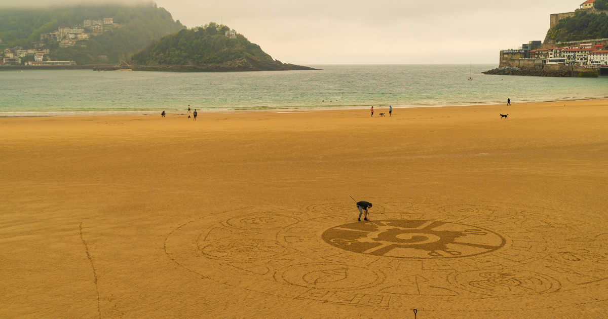 Playa de la Concha en Donostia-San Sebastian. Ruta de 28 días en camper por el norte de España.