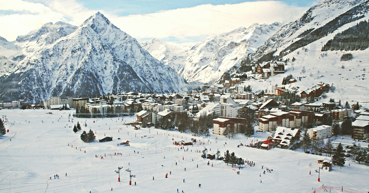 Pista de esquí nevada en Les Deux Alpes, Francia.